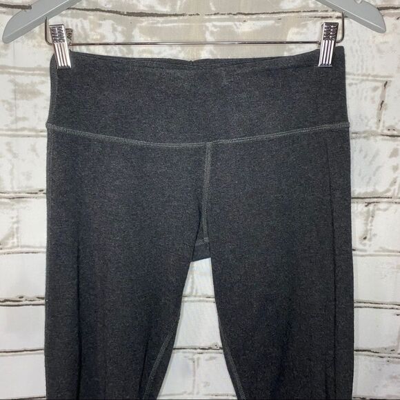 Lululemon Women’s Heather Gray Dance Cinched Calve Leggings Size 6 - Picture 2 of 6